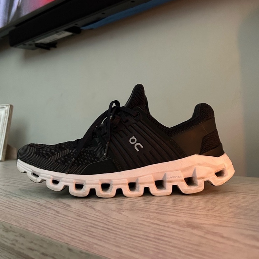 On Running Cloudswift 3 Athletic Shoes